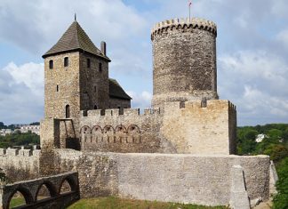 Castillo de Będzin: una antigua fortaleza, misteriosa en su penumbra y bella en su originalidad