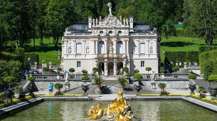 El Palacio Linderhof: un pequeño pero extravagante conjunto del Rey Loco